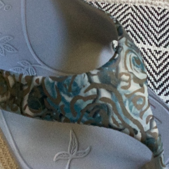 Women’s Alegria Flipflop Sandals - Picture 2 of 5